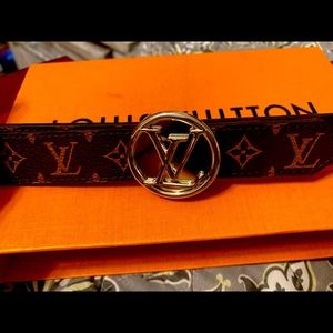 Louis Vuitton belt (reversible) brand new